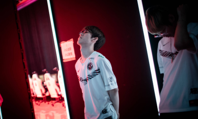 员的尴尬局 员的尴尬局