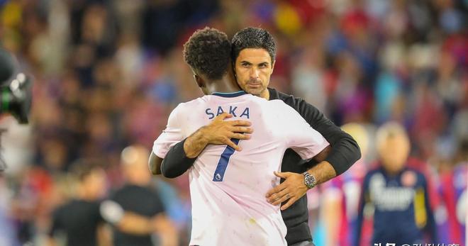 加引人瞩目 加引人瞩目